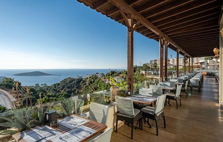 Hotel Golden Age Crystal slide 5