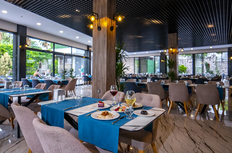 MARIL BEACH & SPA slide 5