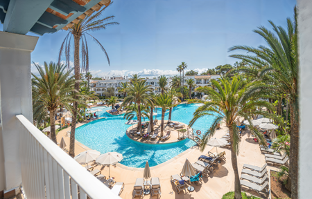 Calimera Fido Gardens slide 1