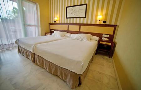 Holiday World Riwo Hotel slide 4