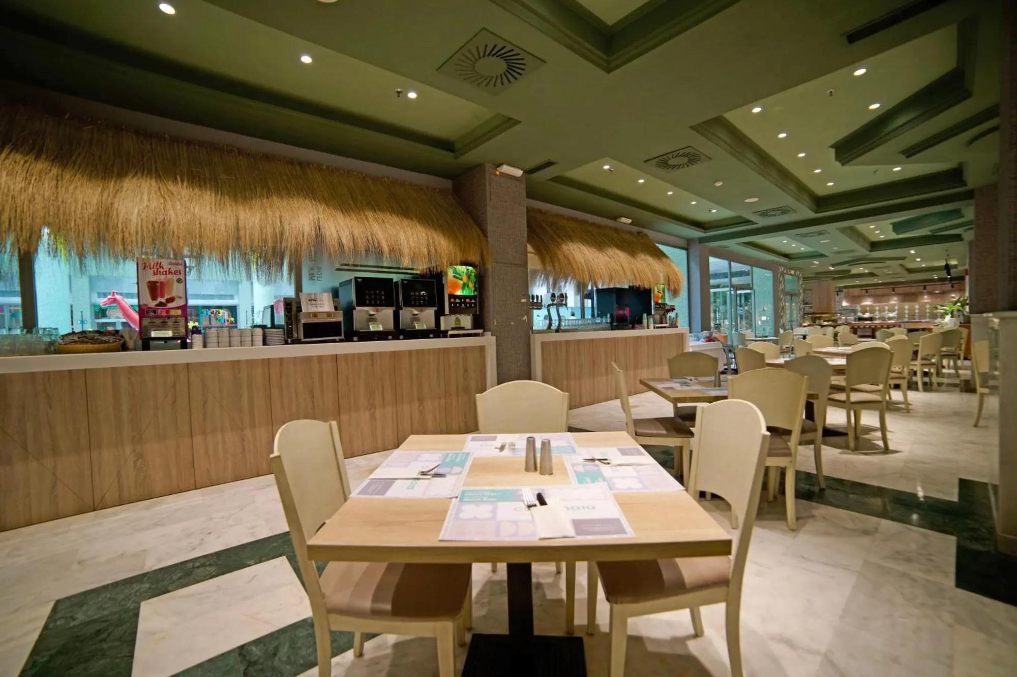 Holiday World Riwo Hotel slide 3