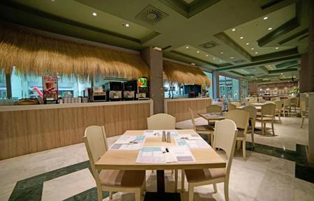 Holiday World Riwo Hotel slide 3