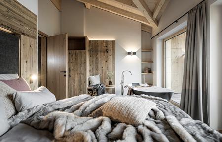 BRUGGER Aparthotel  slide 2