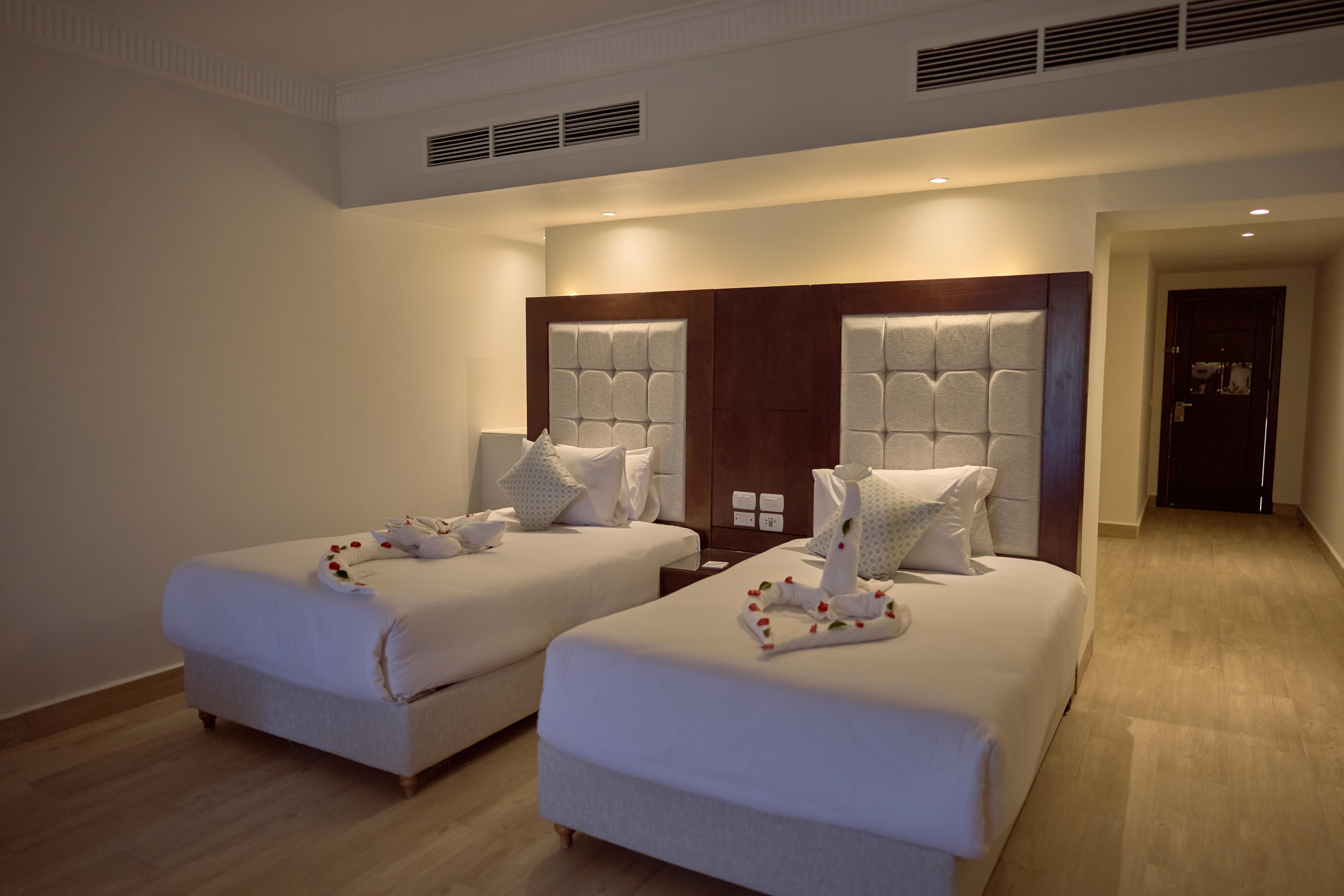 Hotel Diamond Beach by Pearl Resorts slide 3