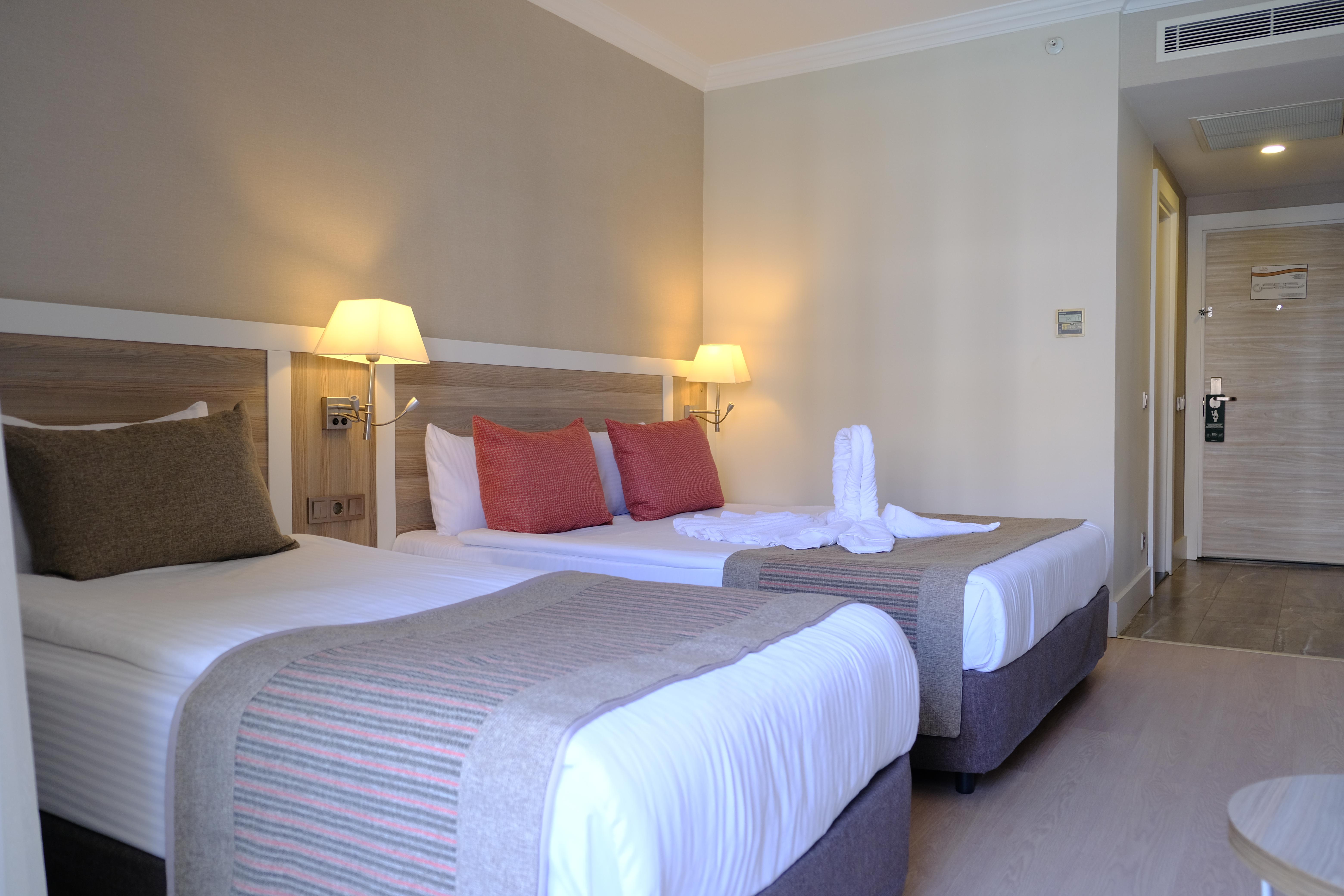 Hotel Port River & Spa slide 3