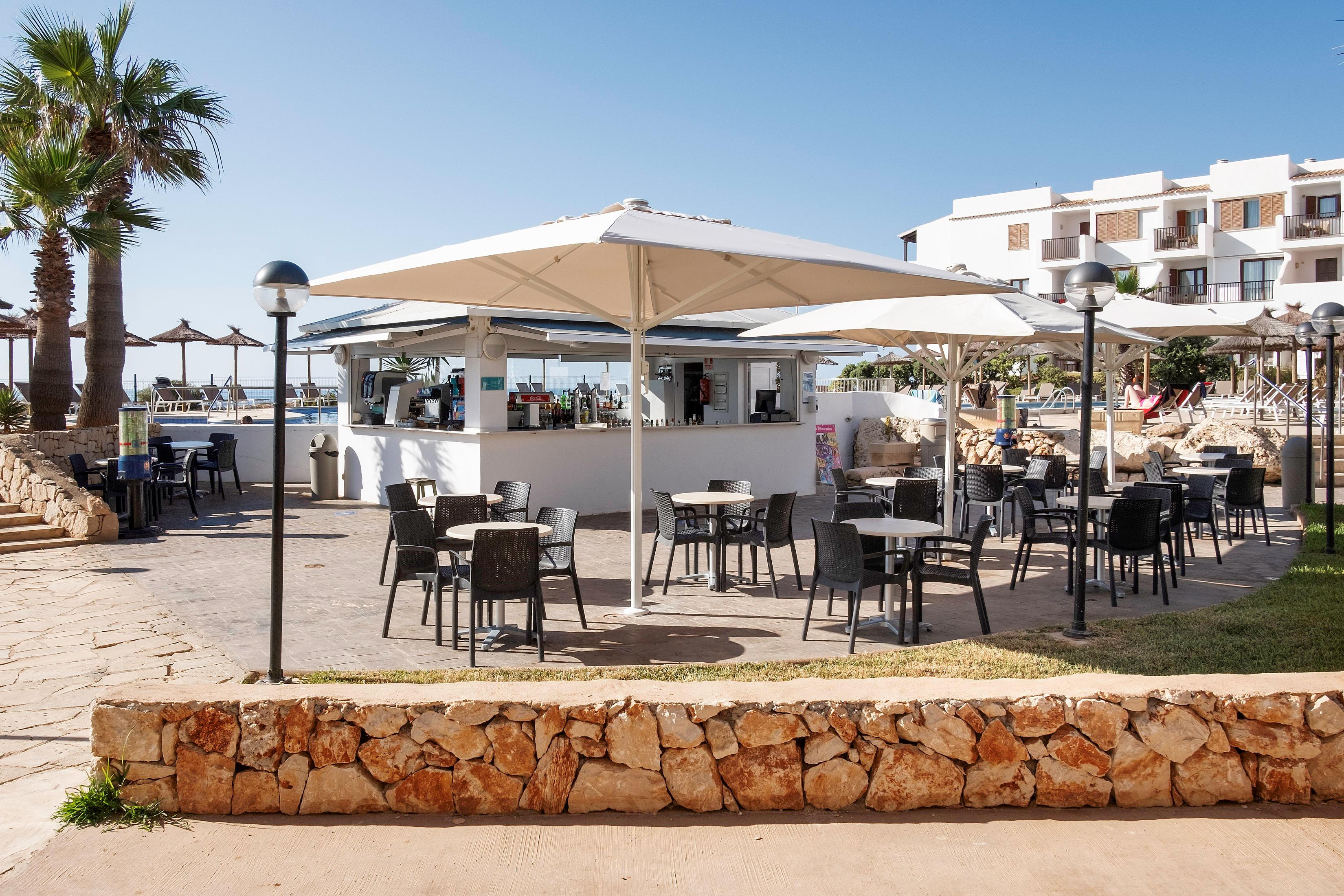 Alua Suites Las Rocas - All inclusive slide 5