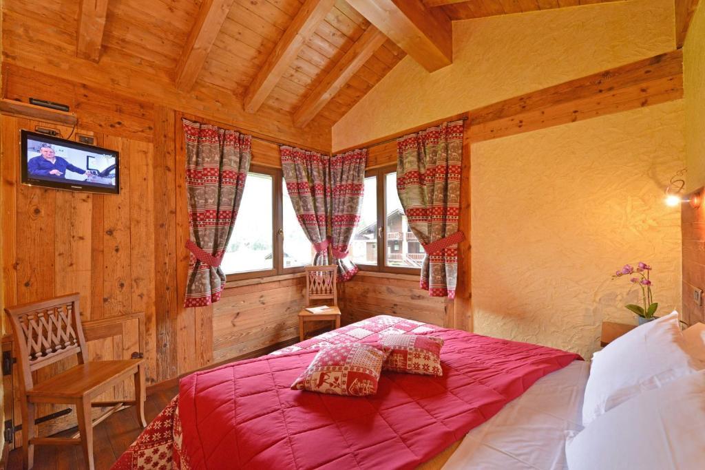 Hotel Le Petit Abri slide 3