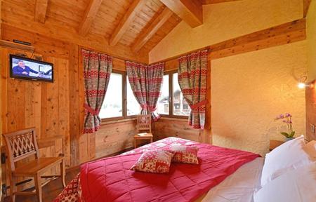 Hotel Le Petit Abri slide 3