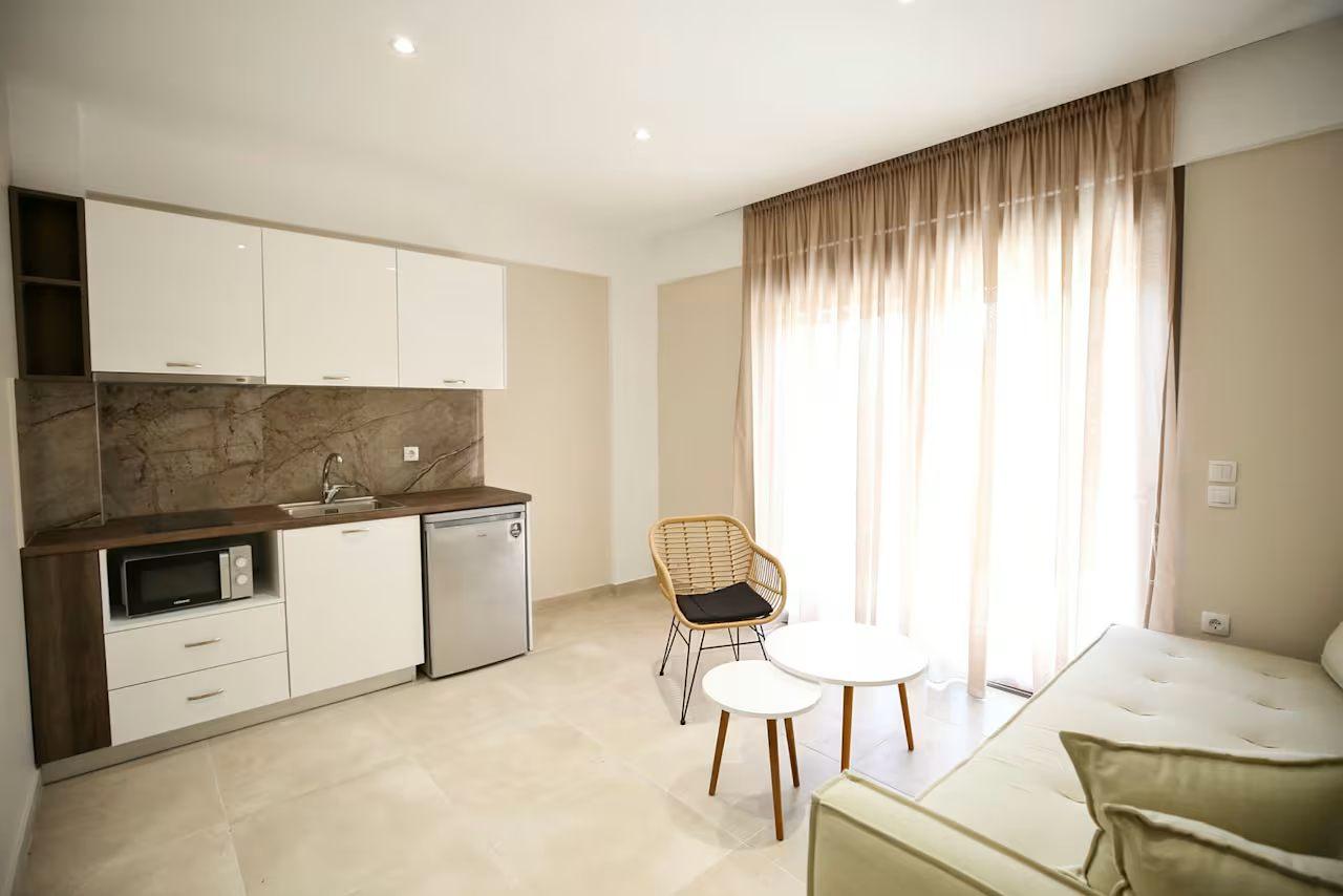 Kipos Suites slide 4