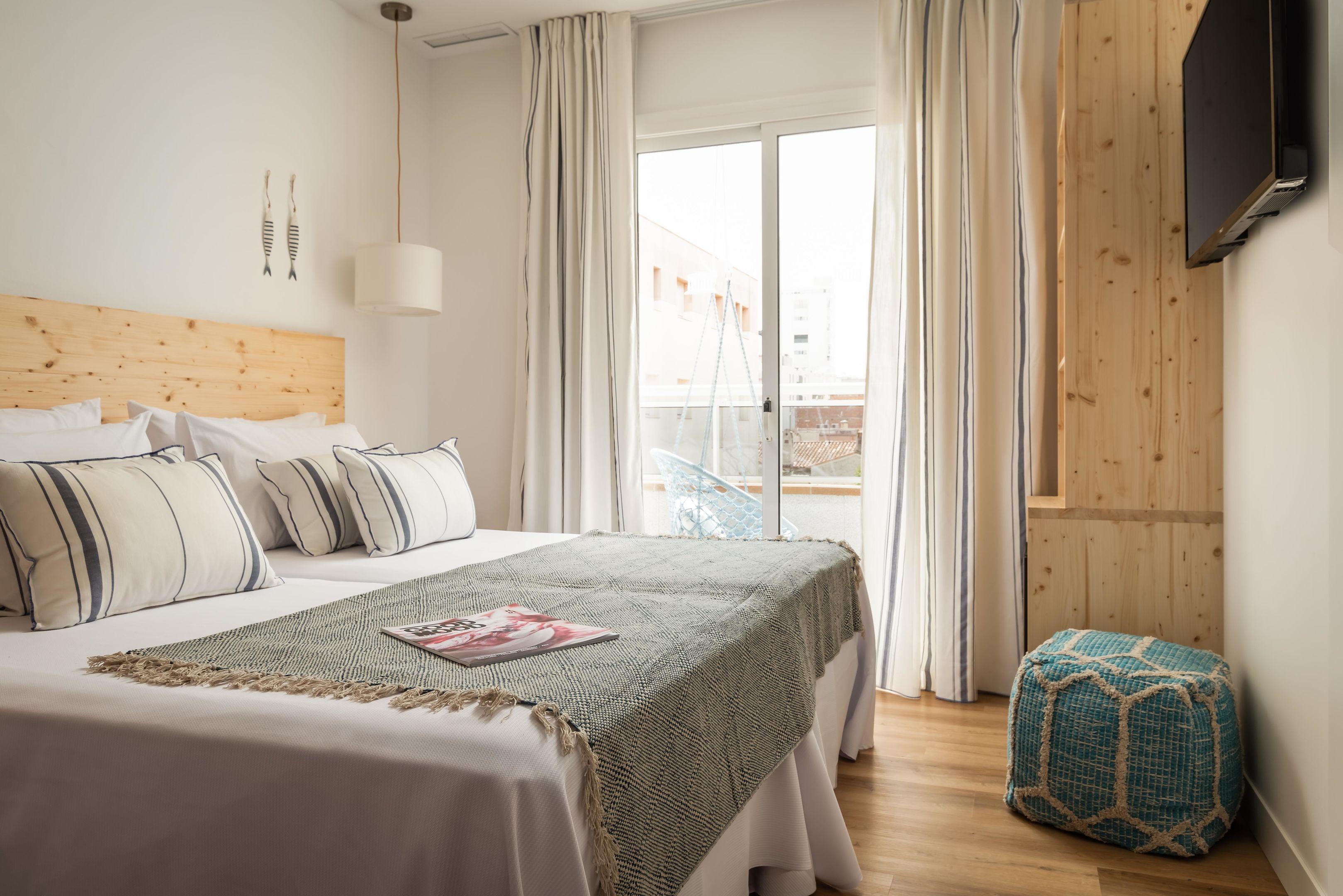 Hotel ALEGRIA Mariner slide 5