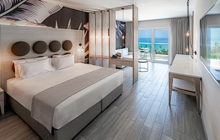 Vangelis Hotel & Suites slide 3