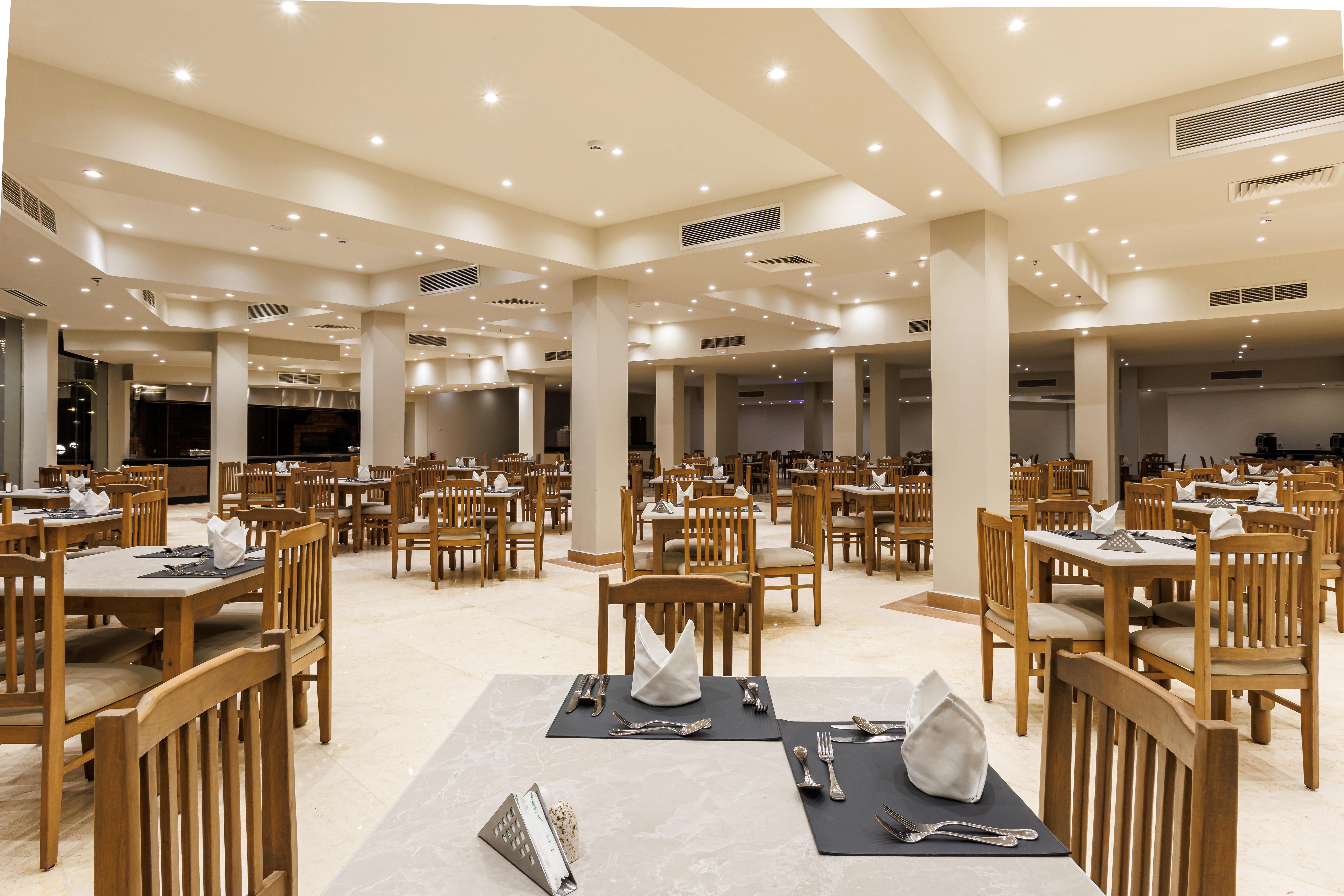 Hotel SUNRISE Alora Resort slide 5