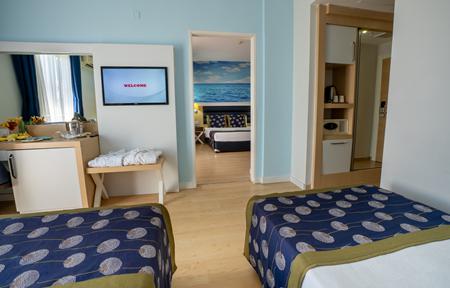 Hotel Club Aqua Plaza slide 5