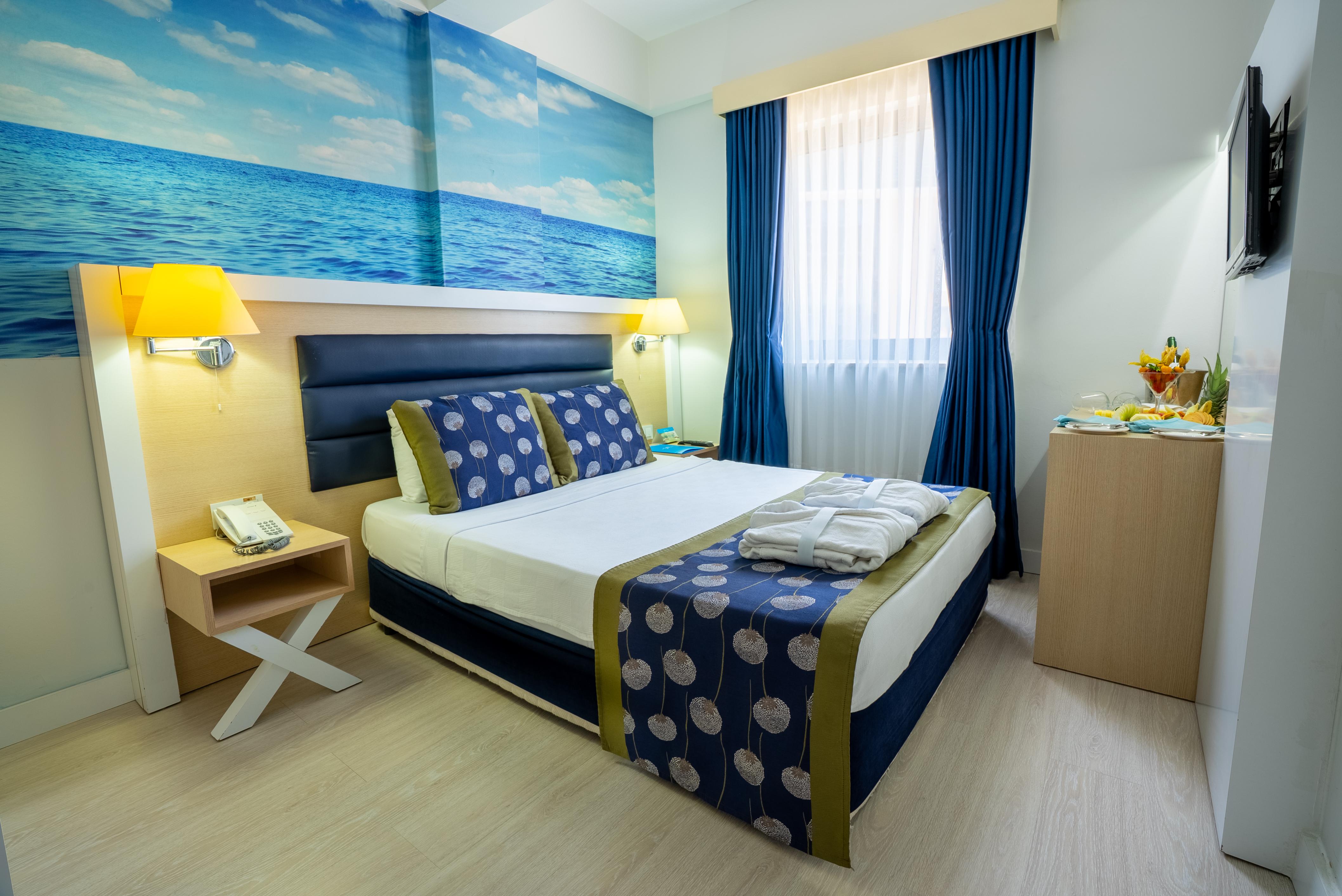 Hotel Club Aqua Plaza slide 3