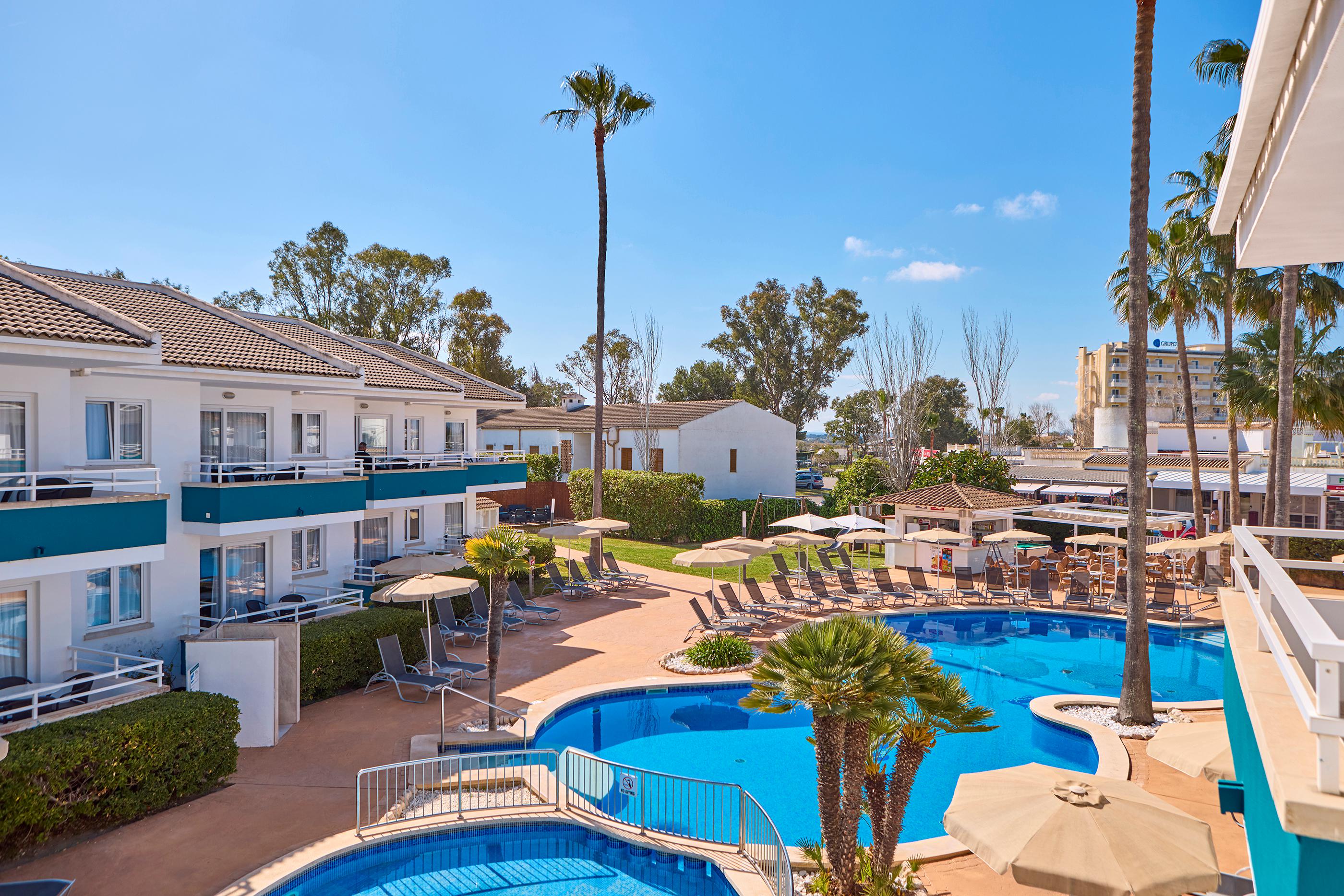 Universal Aparthotel Elisa slide 2