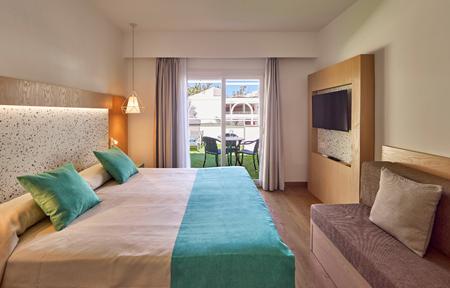 Universal Aparthotel Elisa slide 3