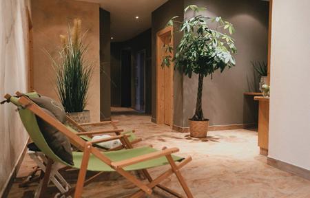 Hotel Beverly Hills slide 3