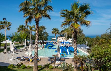 Hotel Portes Beach slide 2