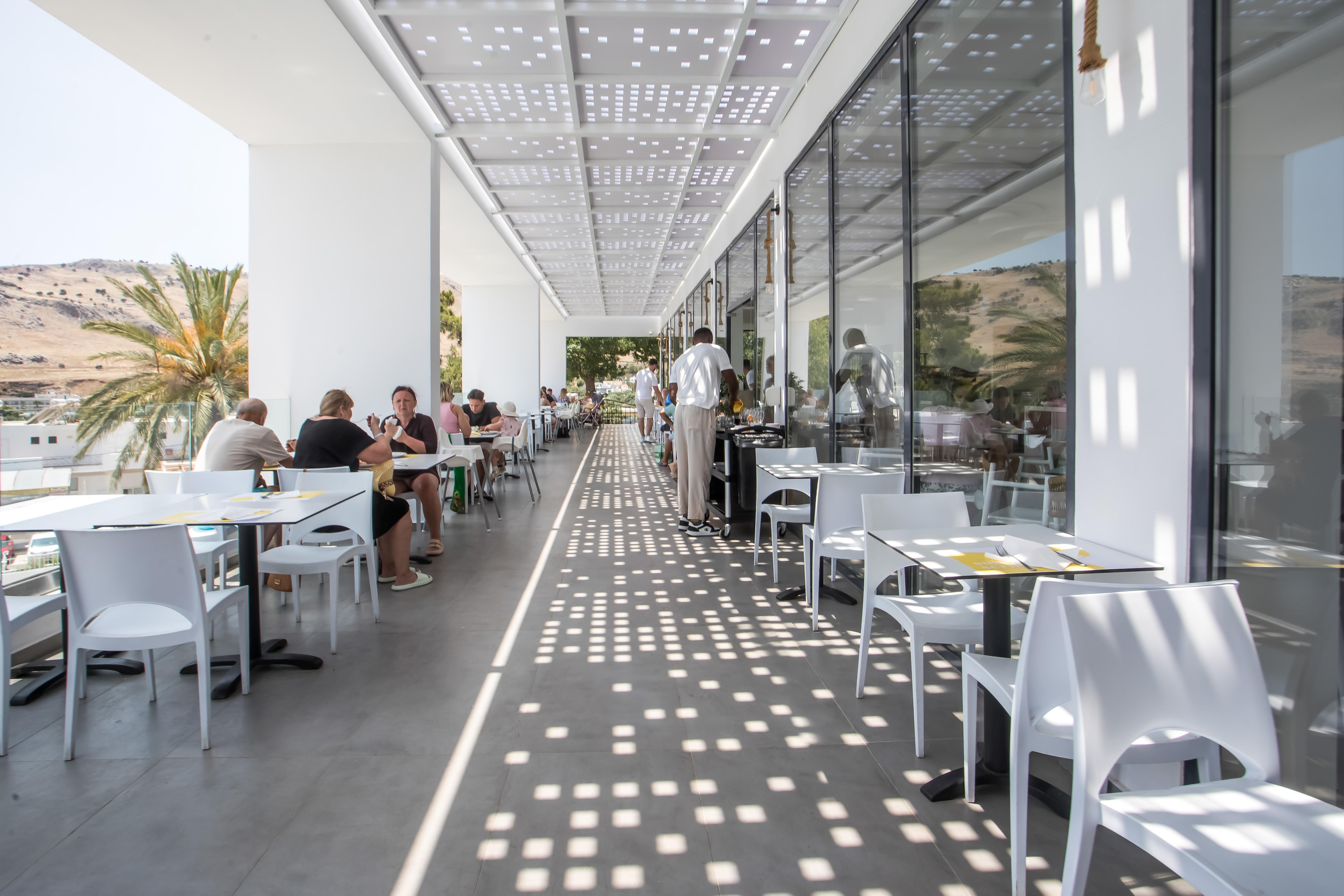 Hotel Aiora Aqua Resort   slide 5