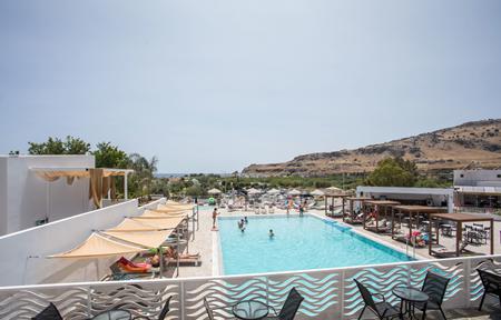 Hotel Aiora Aqua Resort slide 1