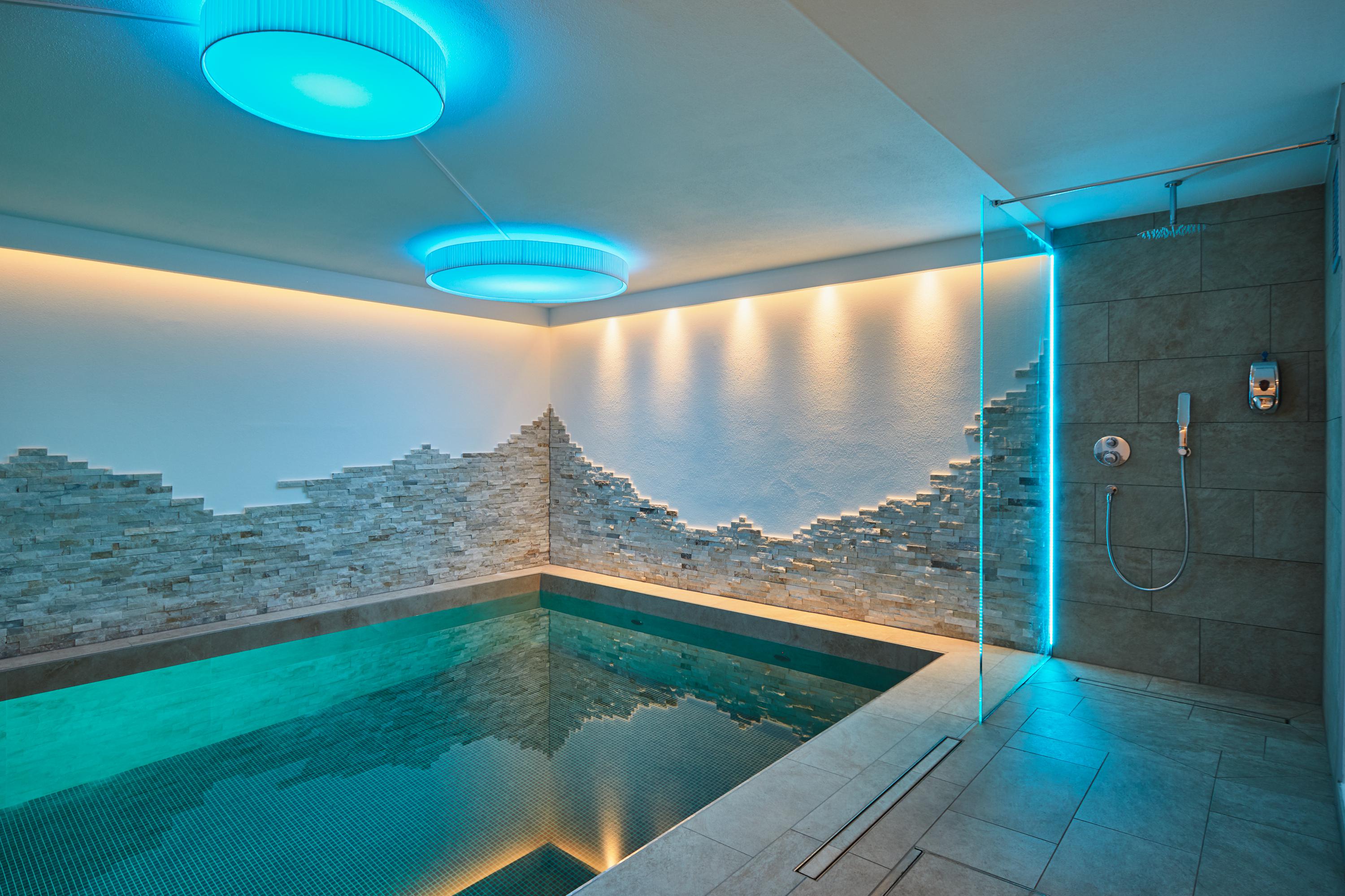 Hotel Garni Savoy slide 5