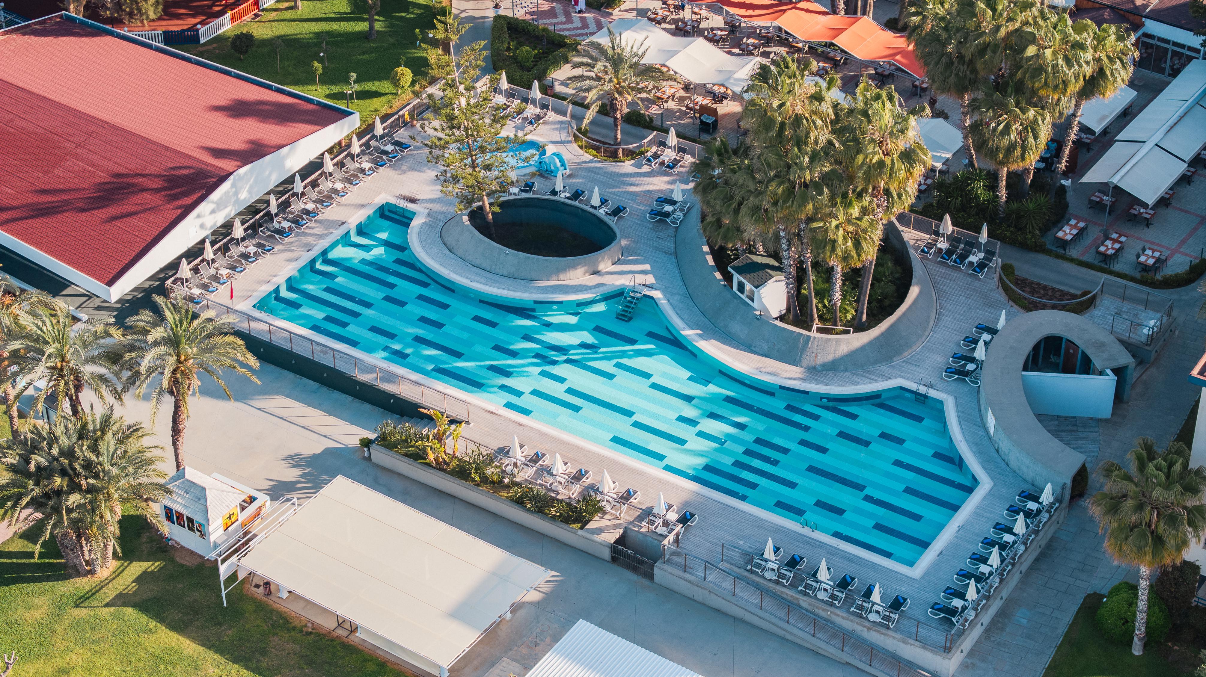 Hotel Labranda Alantur Resort slide 2