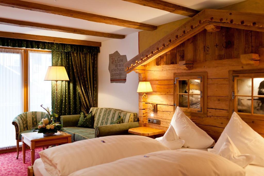 Hotel Solaria slide 4