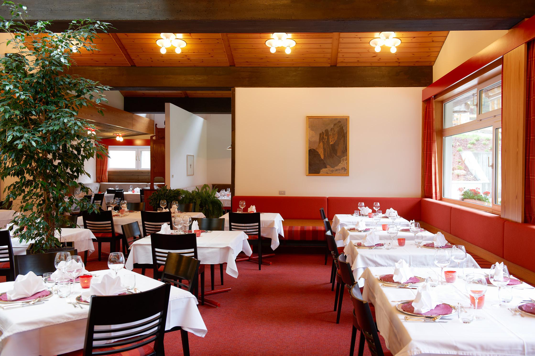 Hotel Dolomitenhof slide 3