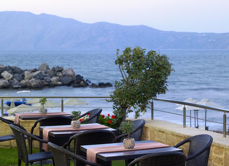 Hotel Molos Bay slide 5