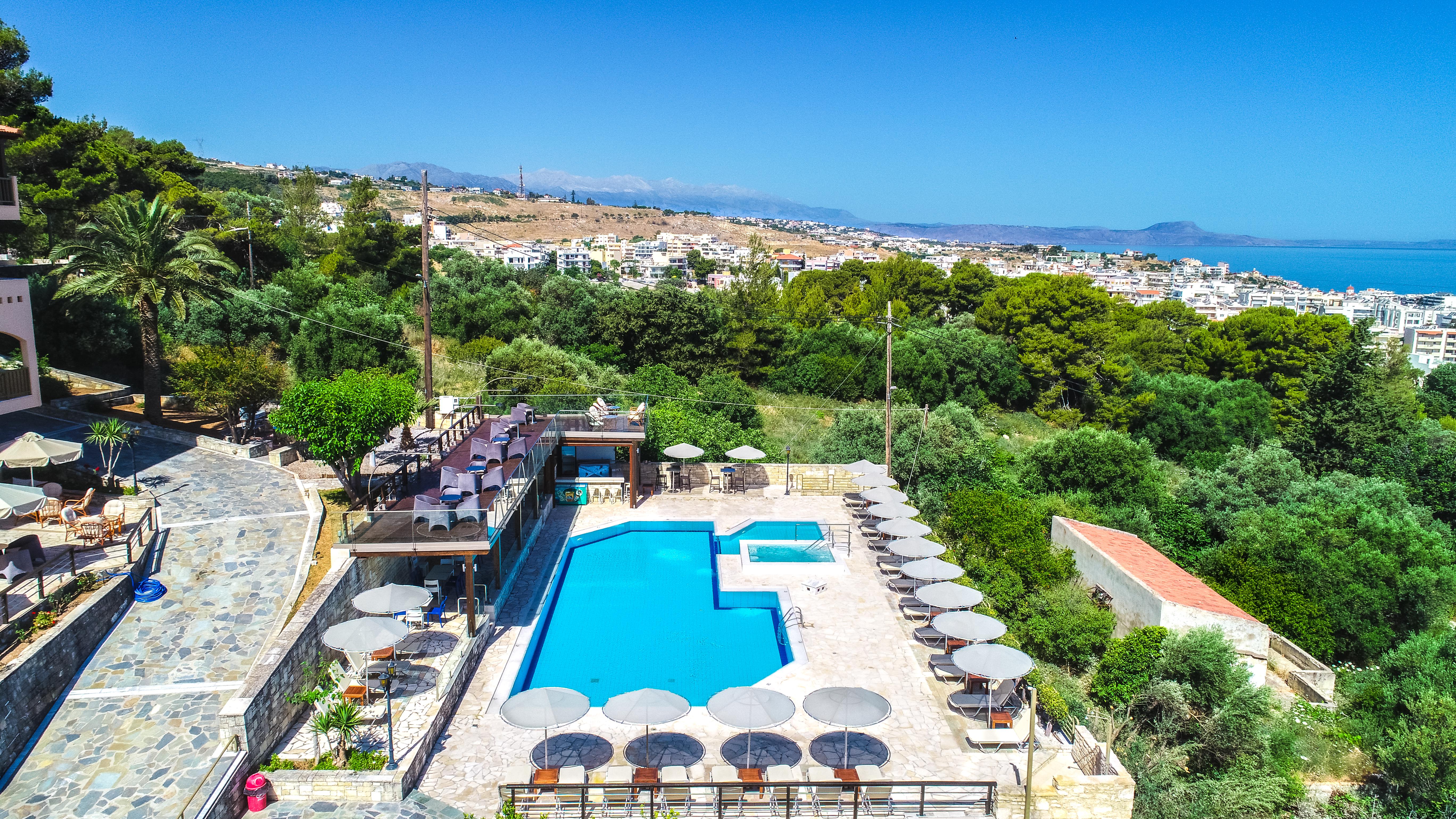 Hotel Forest Park slide 2