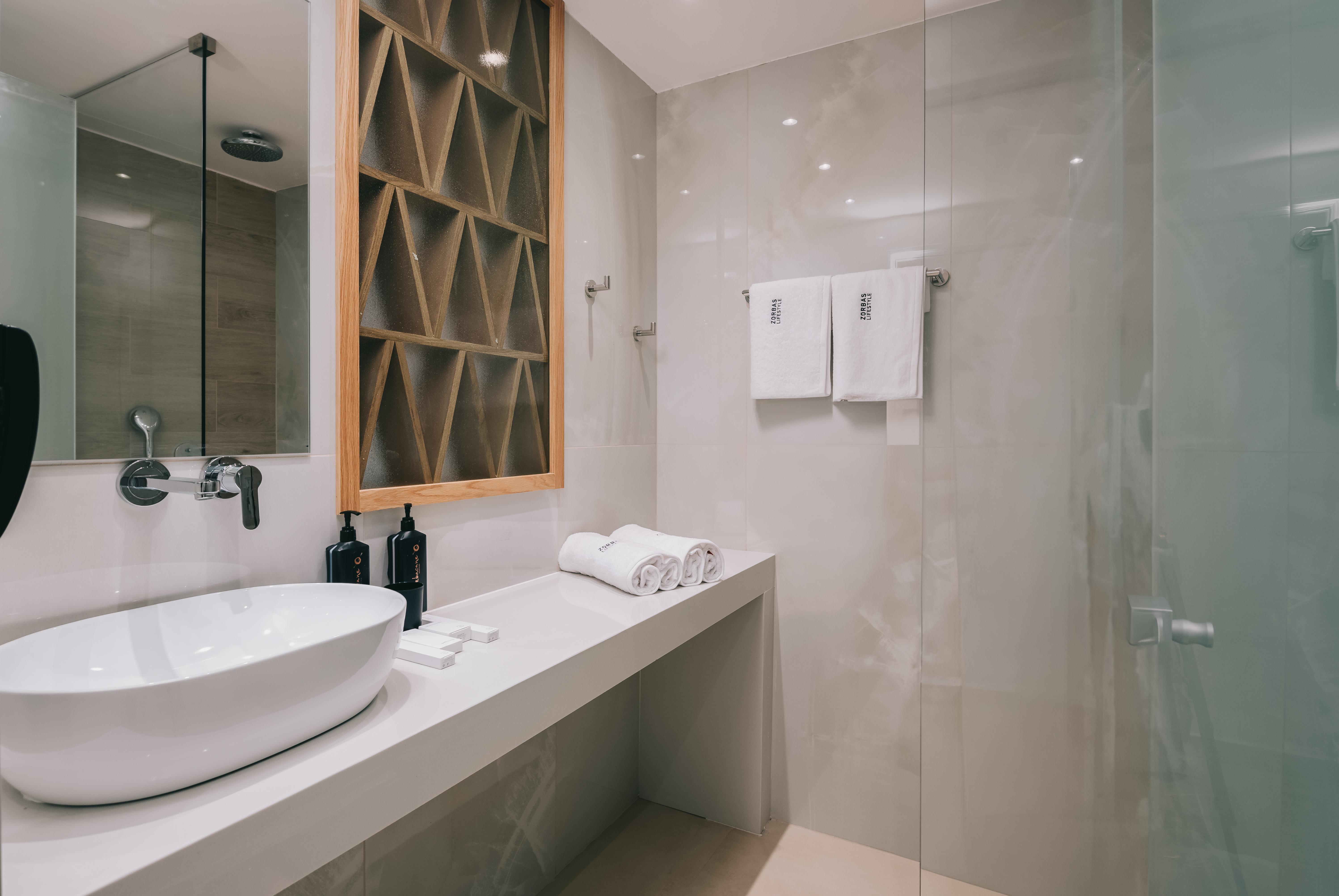 Hotel Zorbas Lifestyle slide 3