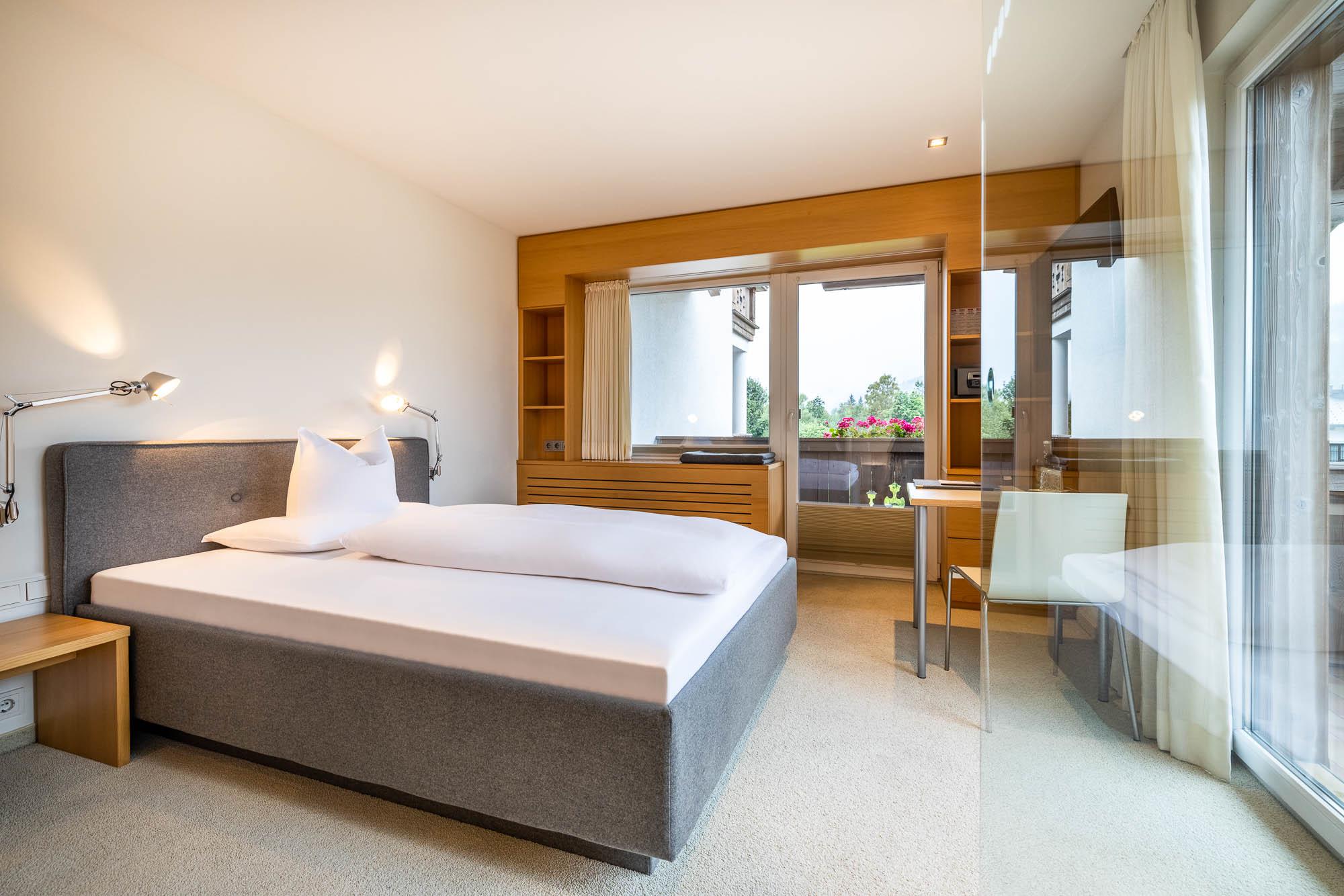 Design-& Wellness Hotel Alpenhof  slide 2