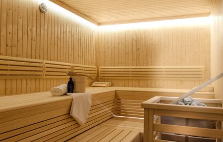 Alpenparks Hotel & Apartment Central slide 4