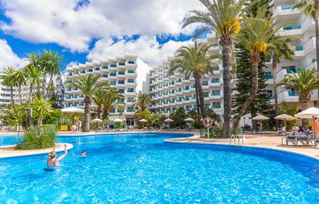 Lejlighedshotel Eix Lagotel slide 2