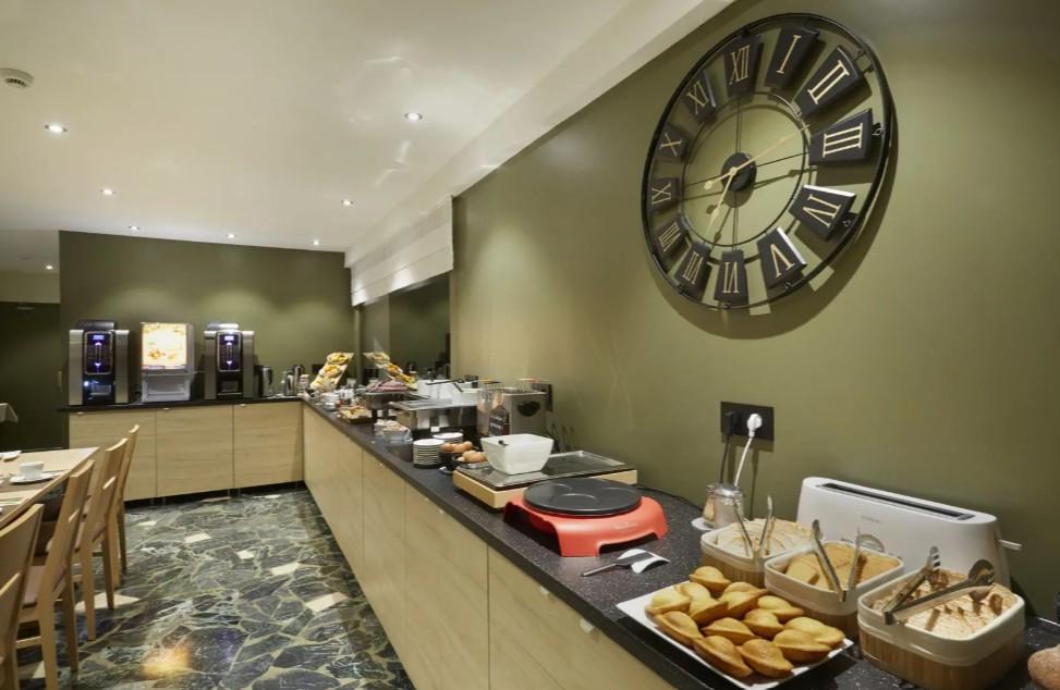 Hotel Eliova l'Eau Vive slide 5