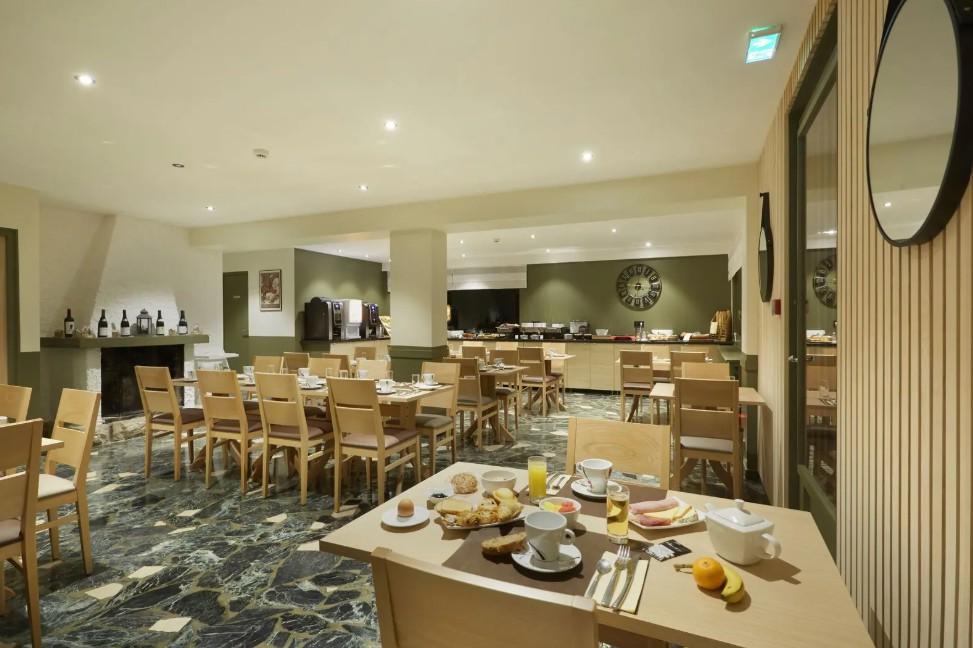 Hotel Eliova l'Eau Vive slide 3