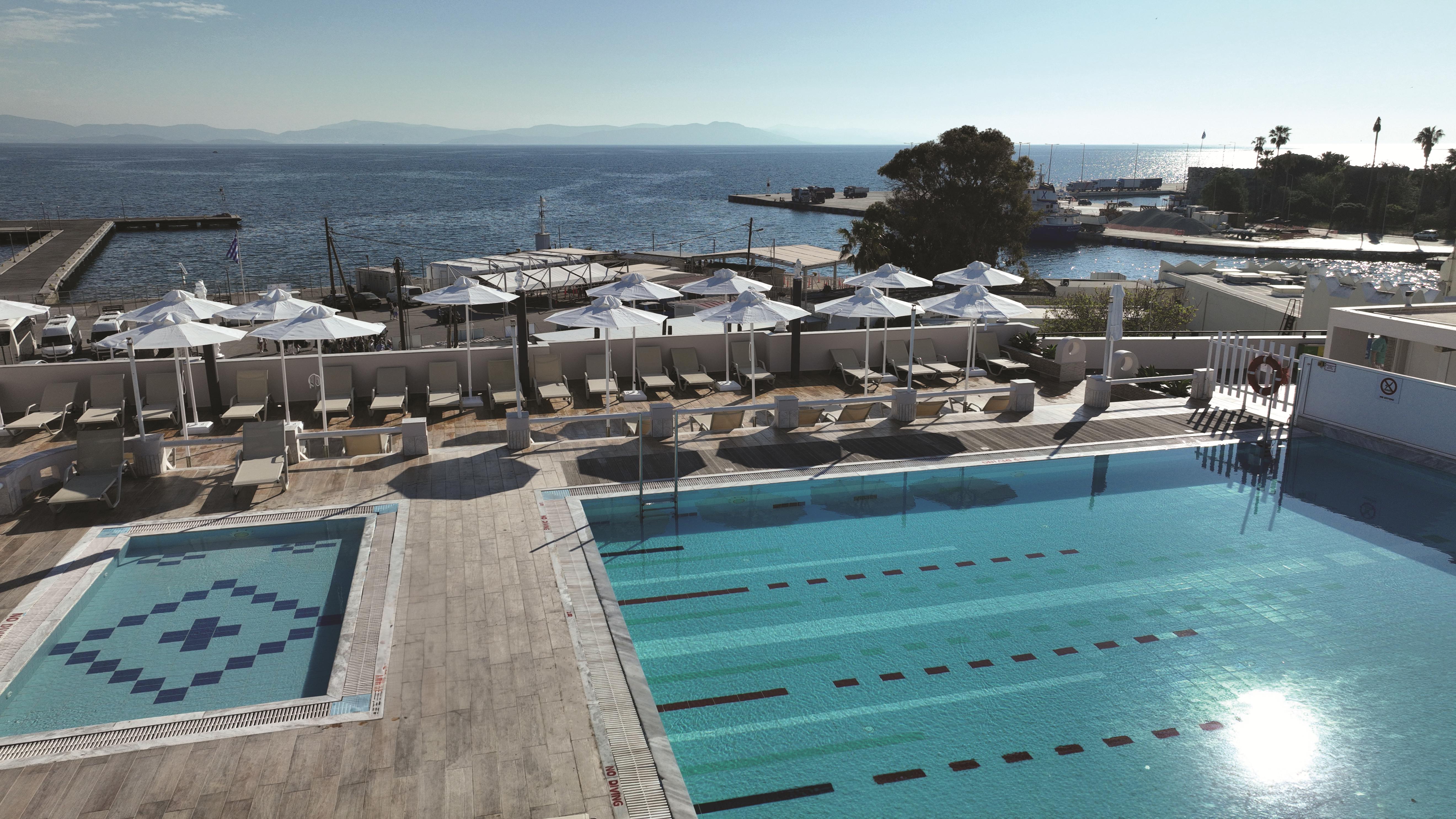 Hotel Kosta Palace slide 2