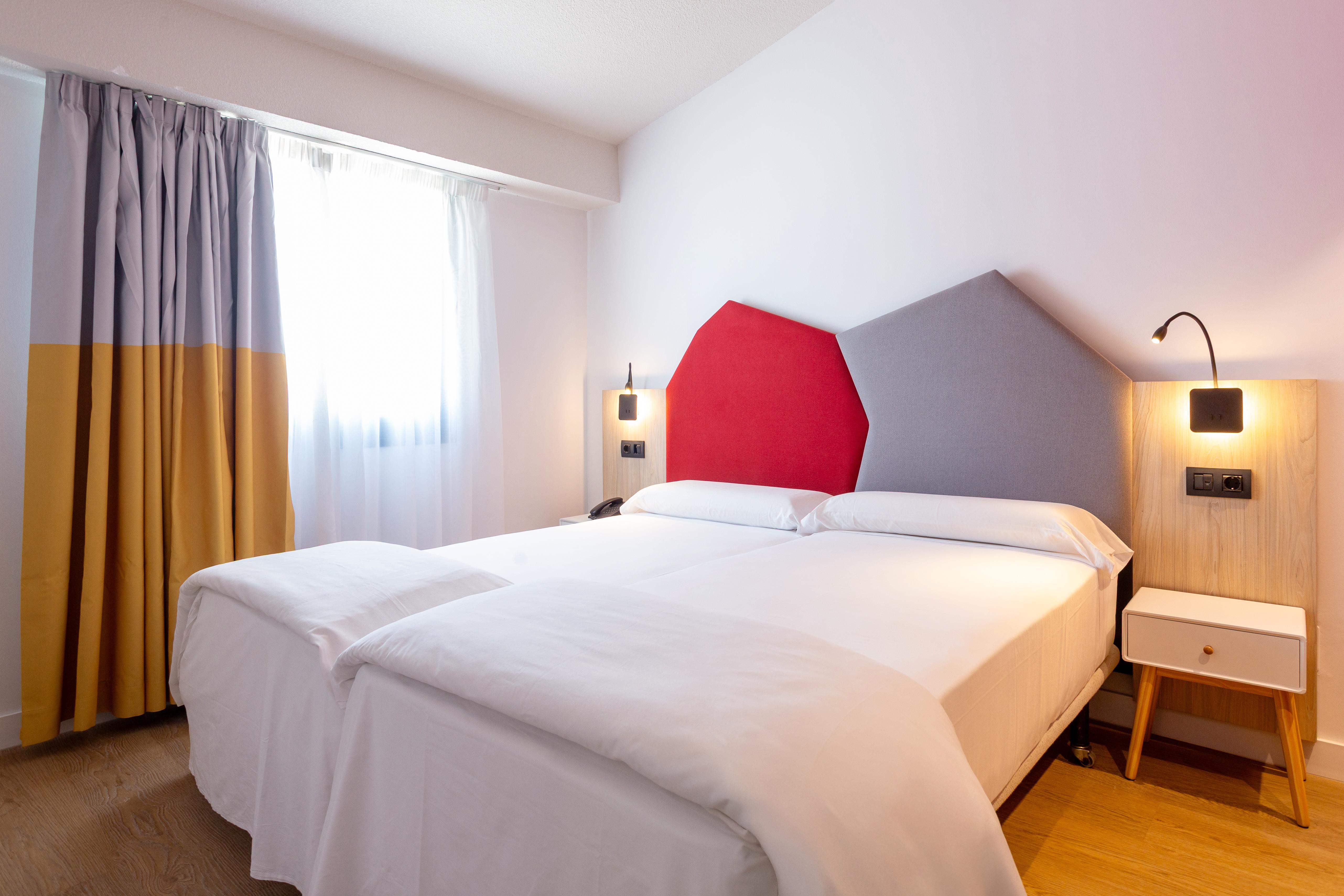 Sholeo Lodges Maspalomas slide 3