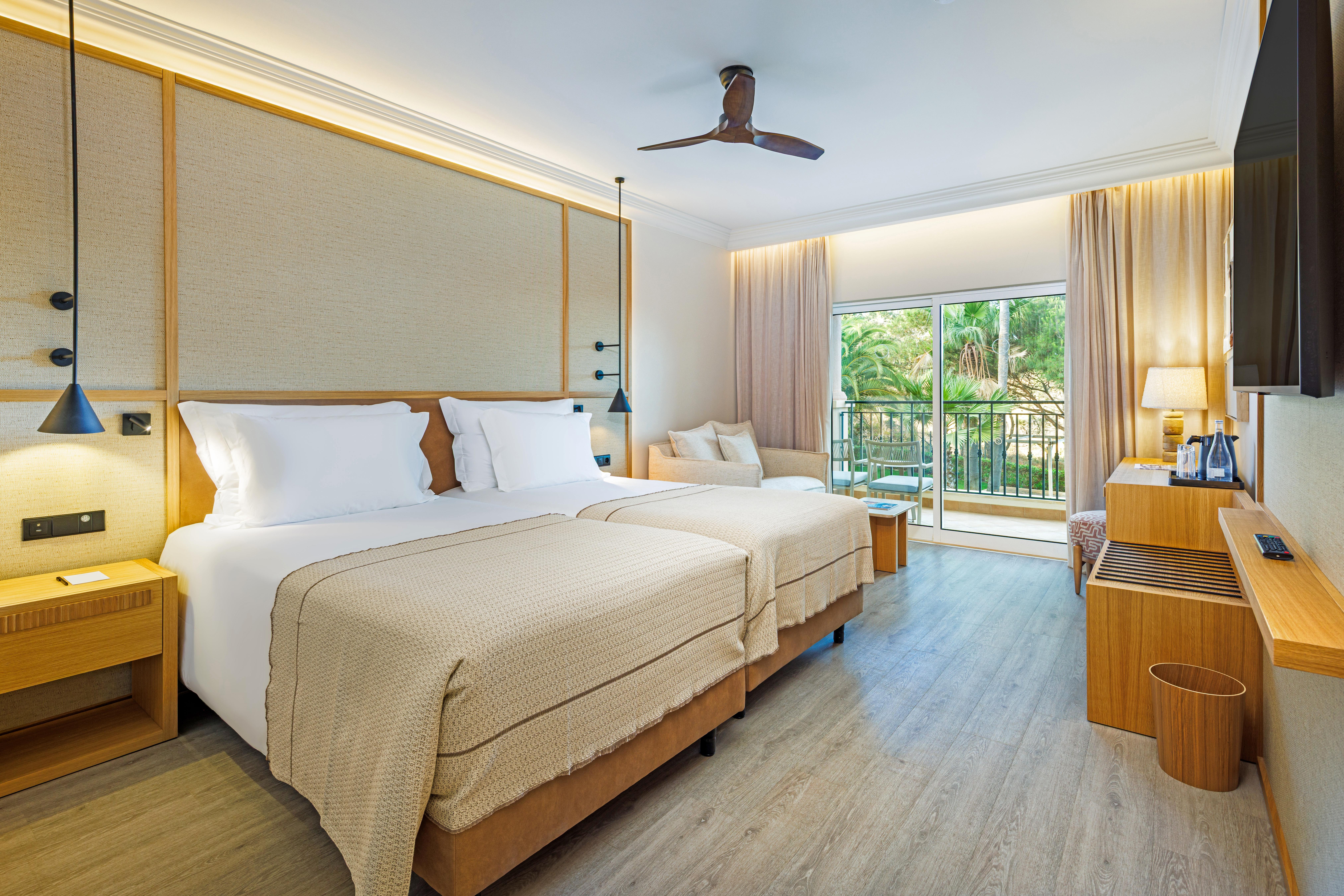 Hotel PortoBay Blue Ocean slide 4