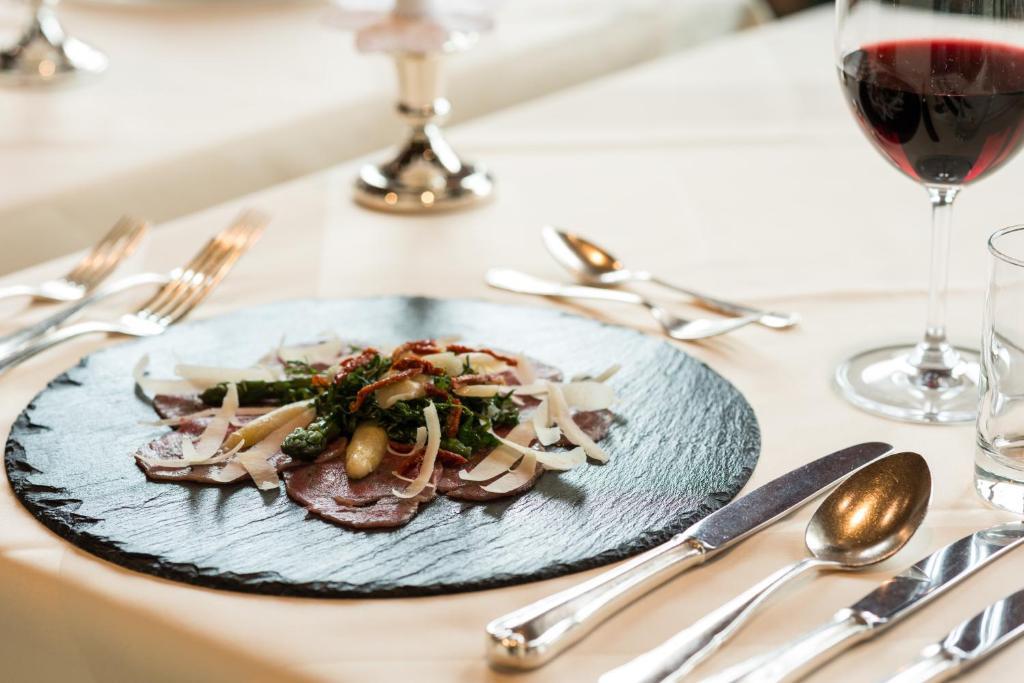 Hubertushof - Ihr Hotel mit Herz slide 5