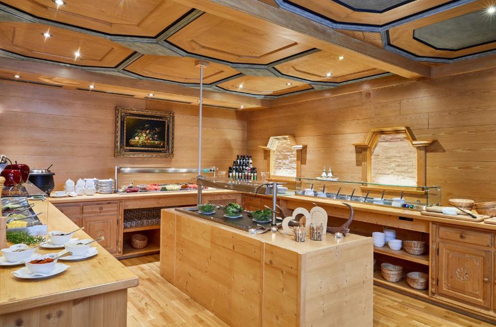 Hubertushof - Ihr Hotel mit Herz slide 3