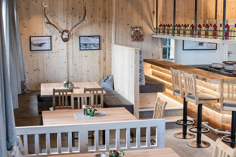 Bergrestaurant Glockneralm slide 3