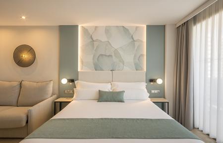 Hotel Diamante Beach slide 2