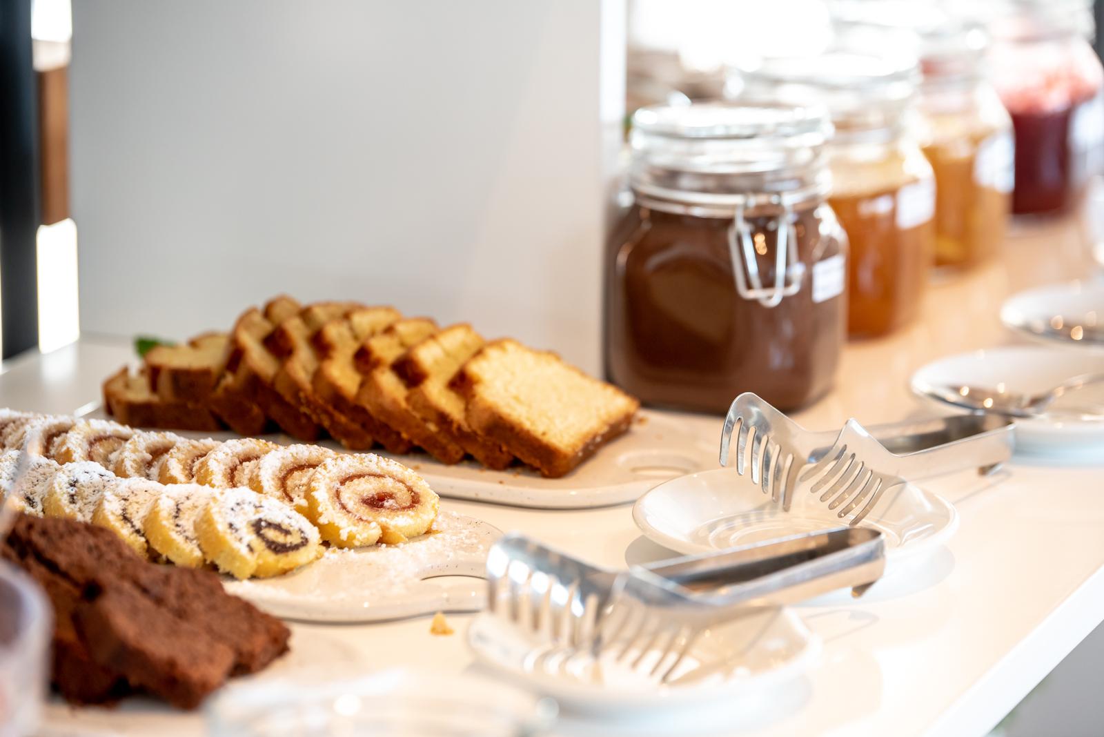 Mythic Summer Hotel slide 5