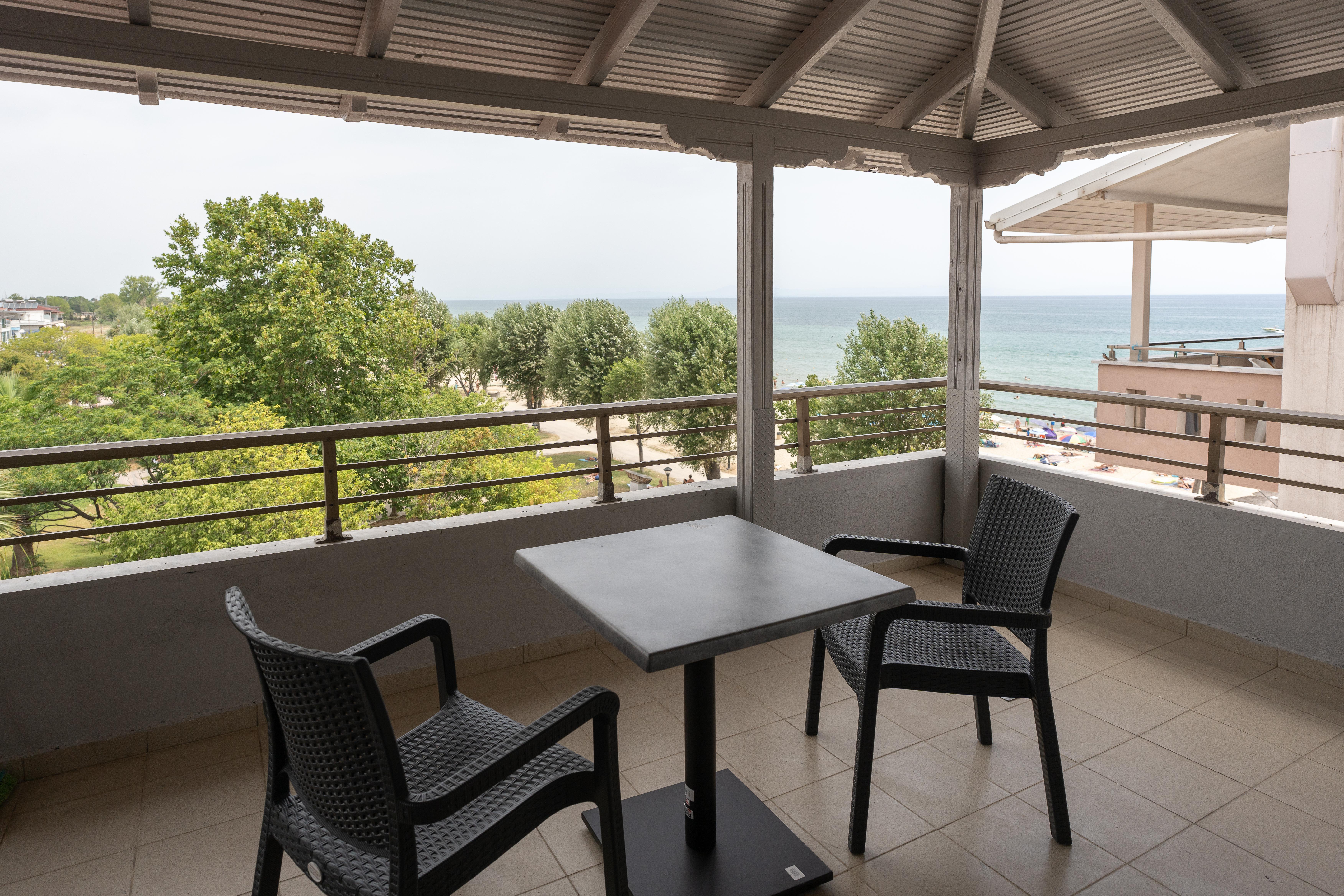 Aqua Beach Front Hotel slide 3