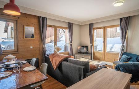 Chalet Alaska slide 3