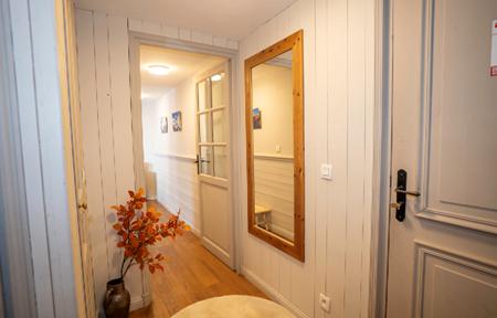 Chalet Alaska slide 5