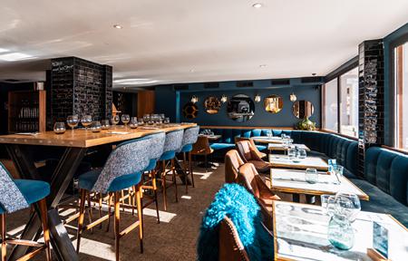 Fahrenheit Seven Courchevel slide 3