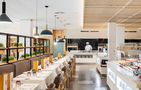 AQUA Hotel Bertran Park - Morgenmad slide 5