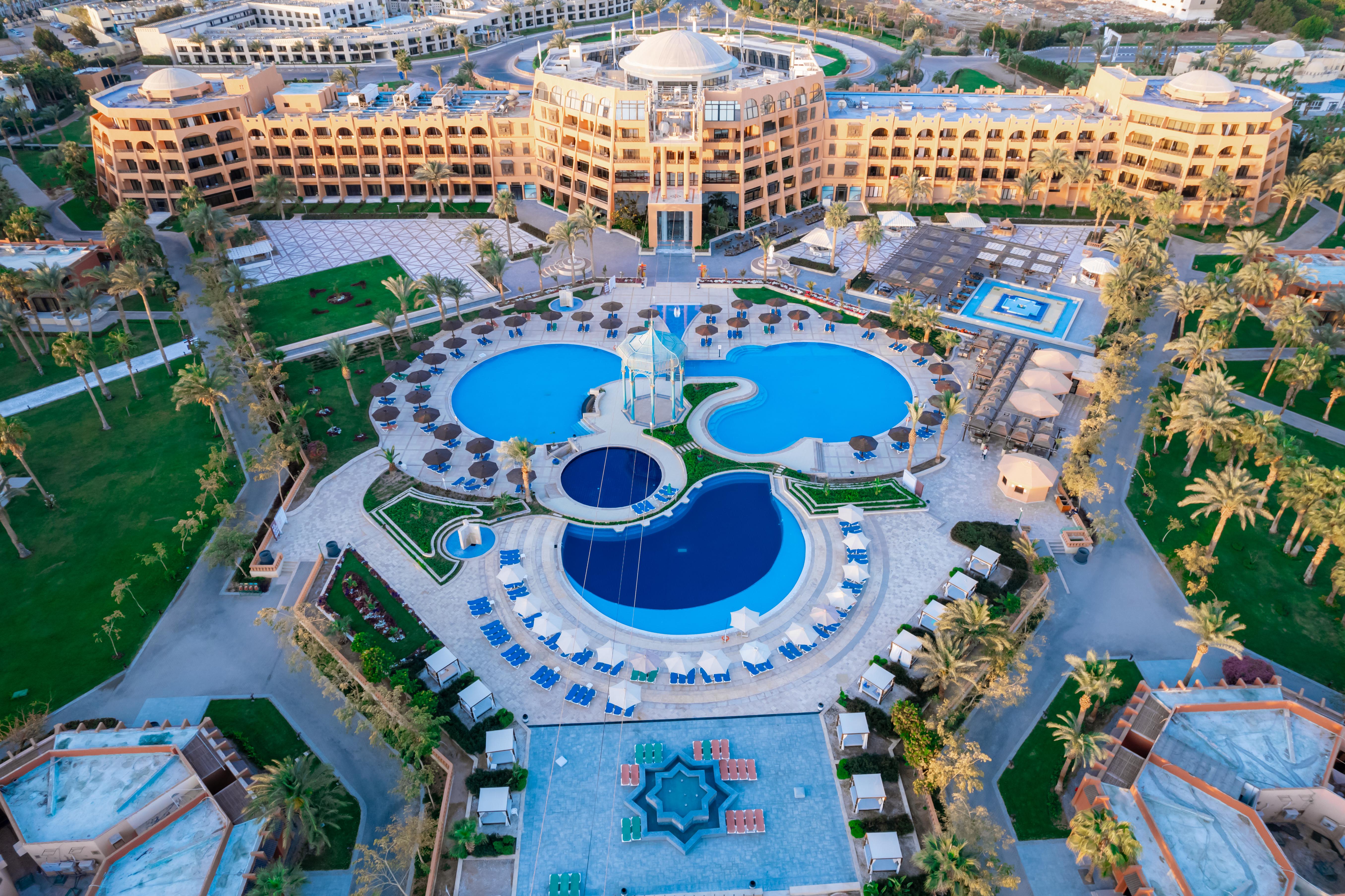 Blend Paradise Resort  slide 2